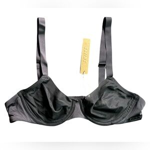 SKIMS onyx no show molded unlined Demi black underwire bra size 34A NWT